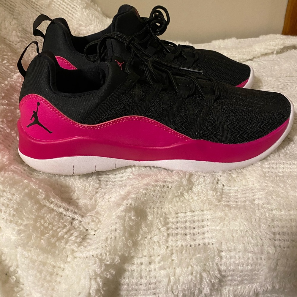 Nike Air Jordan Deca Fly 6Y/ Women’s 8